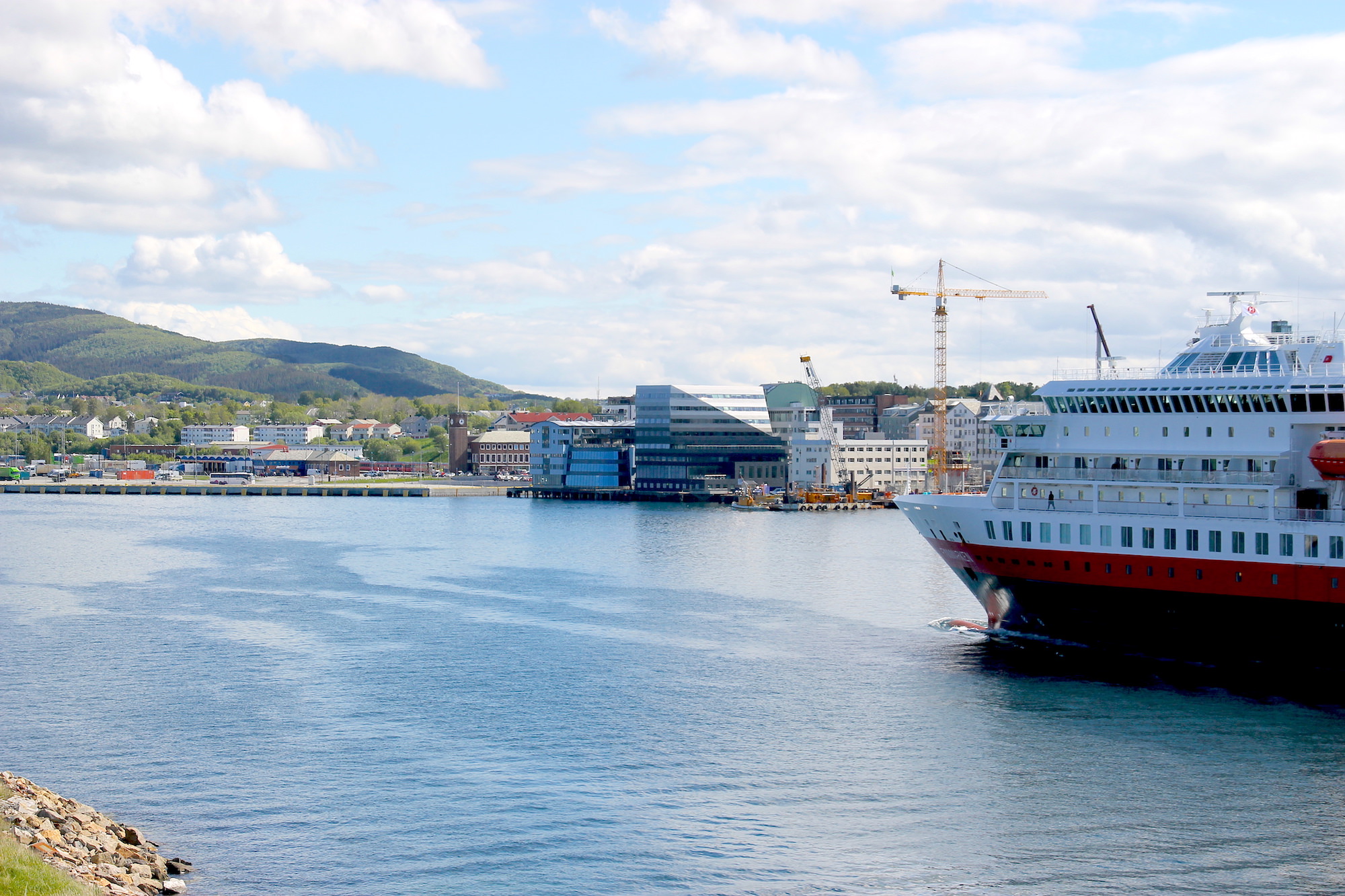 Elektriker i Bodø. Bilde av Hurtigruta i Bodø Elektriker i Bodø. Bilde av Hurtigruta i Bodø