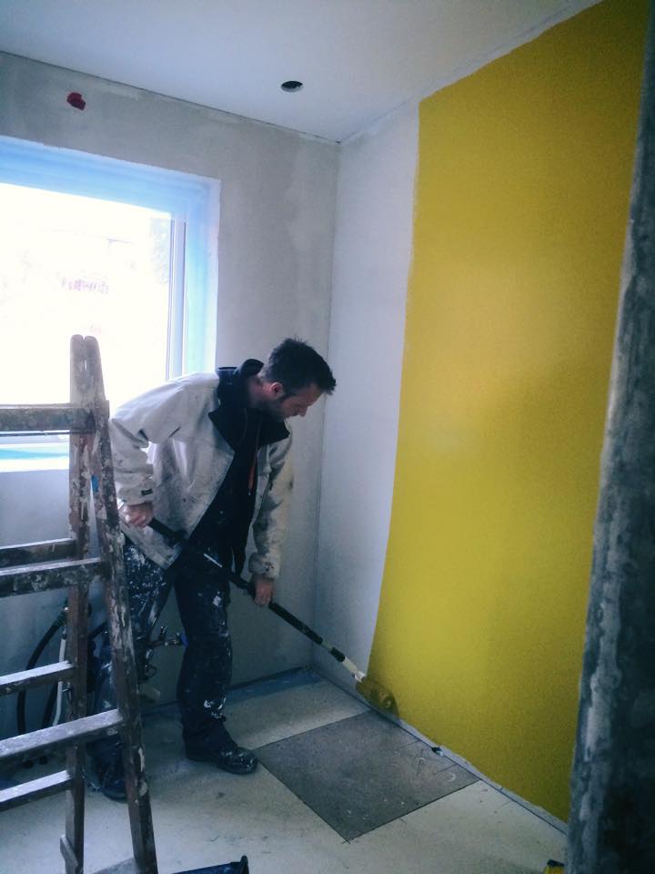 Sparklingsarbeid før maling av vegg