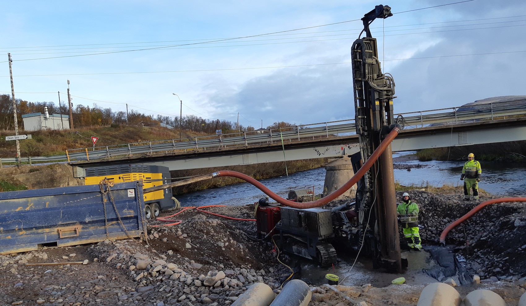 Lekter 12x15m med 4 vinsjer eies av Polar Pel AS Lekter 12x15m med 4 vinsjer eies av Polar Pel AS